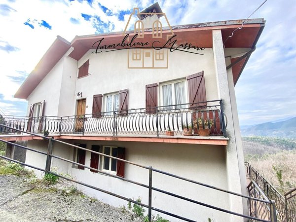 appartamento in vendita a Rocchetta di Vara in zona Suvero