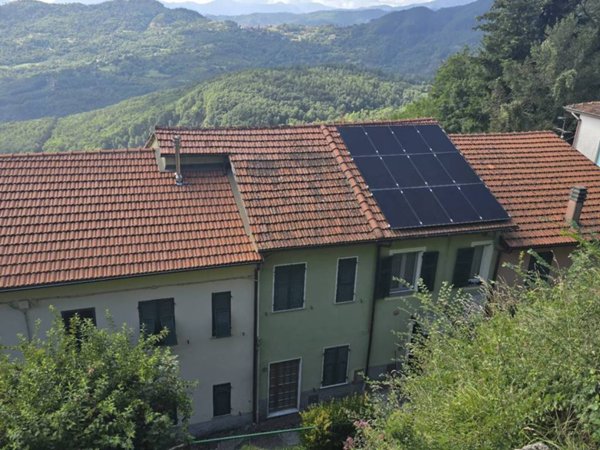 appartamento in vendita a Rocchetta di Vara in zona Suvero
