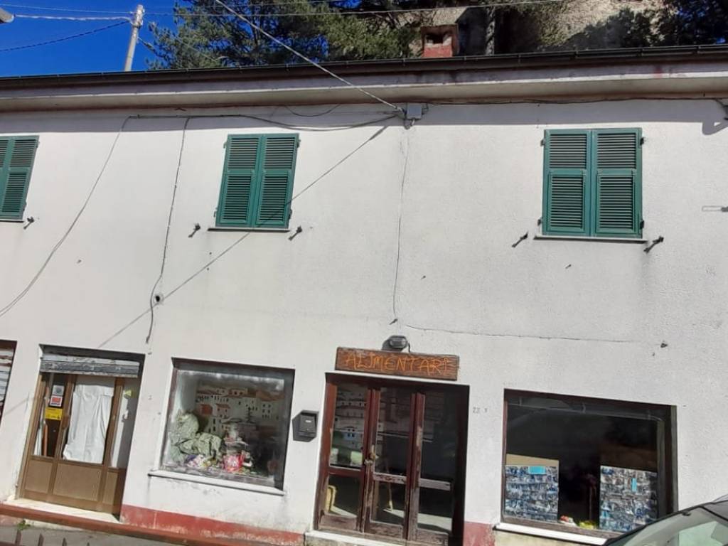 casa indipendente in vendita a Rocchetta di Vara in zona Suvero