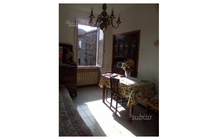 casa indipendente in vendita a Rocchetta di Vara