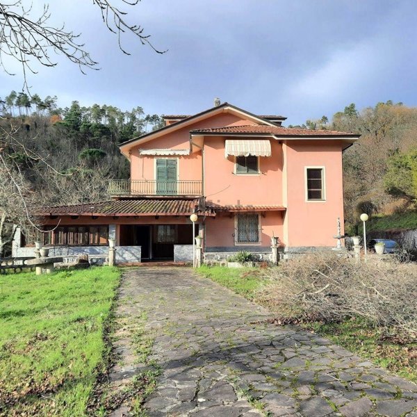casa indipendente in vendita a Rocchetta di Vara
