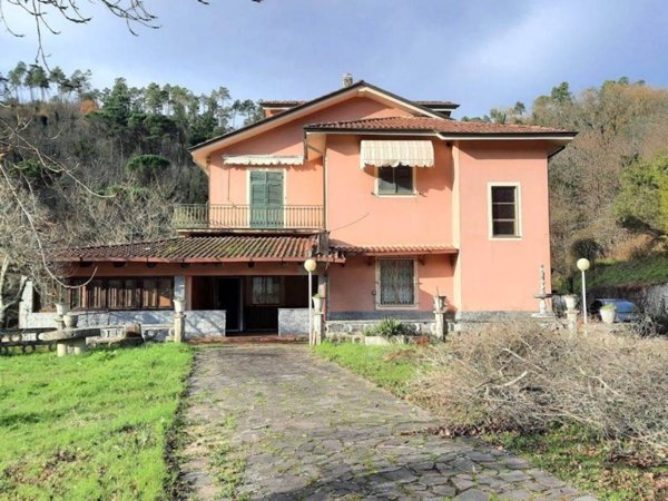 casa indipendente in vendita a Rocchetta di Vara