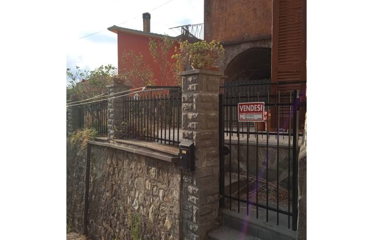 casa indipendente in vendita a Rocchetta di Vara in zona Veppo