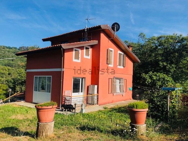 casa indipendente in vendita a Rocchetta di Vara