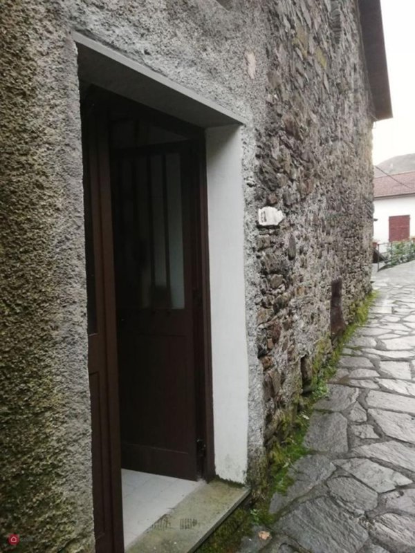appartamento in vendita a Rocchetta di Vara in zona Rocchetta