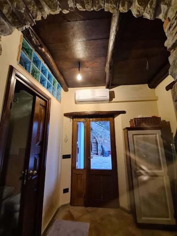 casa semindipendente in vendita a Rocchetta di Vara in zona Stadomelli