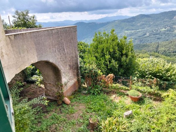 casa indipendente in vendita a Rocchetta di Vara in zona Rocchetta