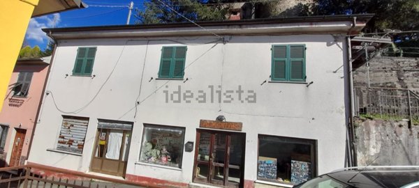 appartamento in vendita a Rocchetta di Vara in zona Suvero