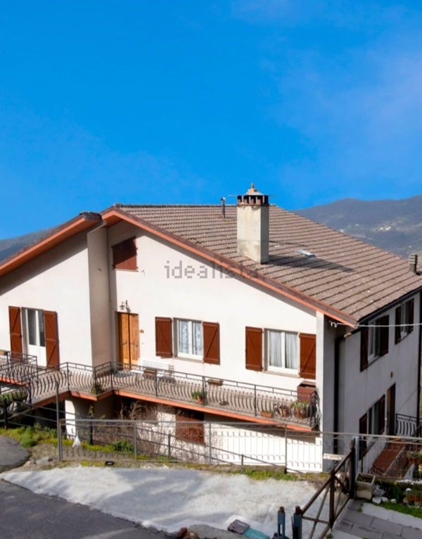 casa semindipendente in vendita a Rocchetta di Vara in zona Suvero