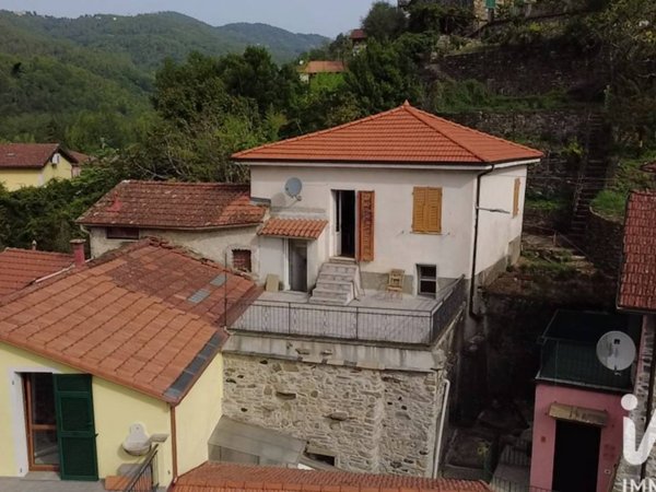 casa indipendente in vendita a Rocchetta di Vara in zona Rocchetta