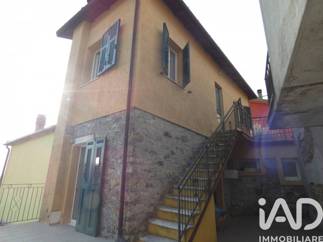 casa indipendente in vendita a Rocchetta di Vara in zona Veppo