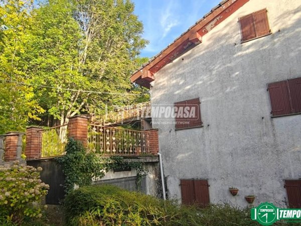 appartamento in vendita a Rocchetta di Vara in zona Suvero