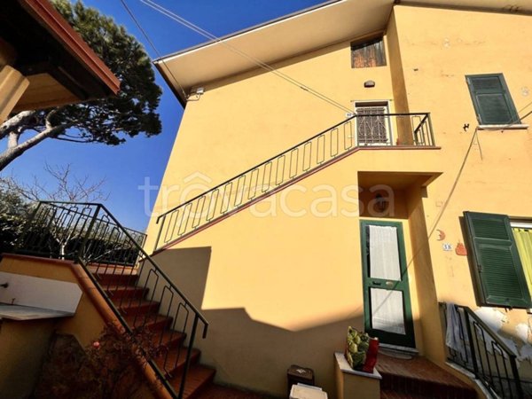 casa indipendente in vendita a Santo Stefano di Magra
