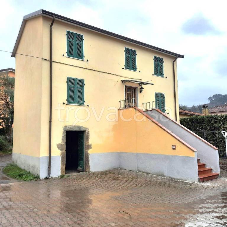 casa indipendente in vendita a Santo Stefano di Magra in zona Ponzano Magra