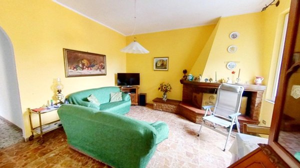 casa indipendente in vendita a Santo Stefano di Magra