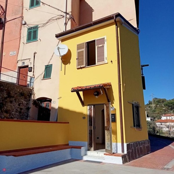 appartamento in vendita a Santo Stefano di Magra in zona Ponzano Superiore