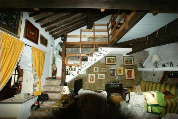 casa indipendente in vendita a Santo Stefano di Magra