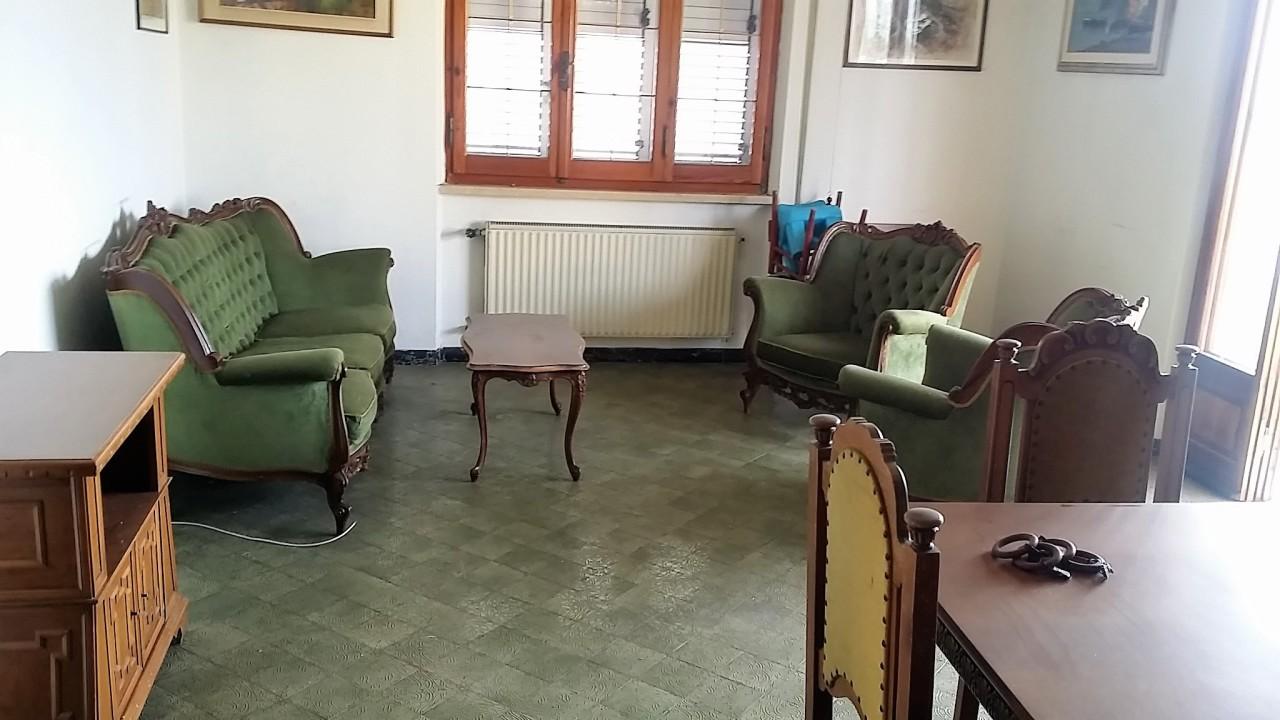 esavano in vendita a Santo Stefano di Magra