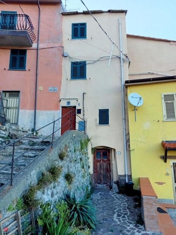 appartamento in vendita a Santo Stefano di Magra in zona Ponzano Superiore
