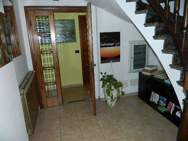 negozio in vendita a Santo Stefano di Magra in zona Ponzano Magra