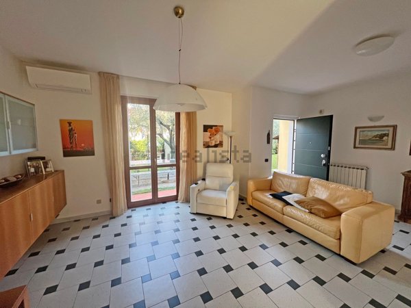 casa indipendente in vendita a Santo Stefano di Magra