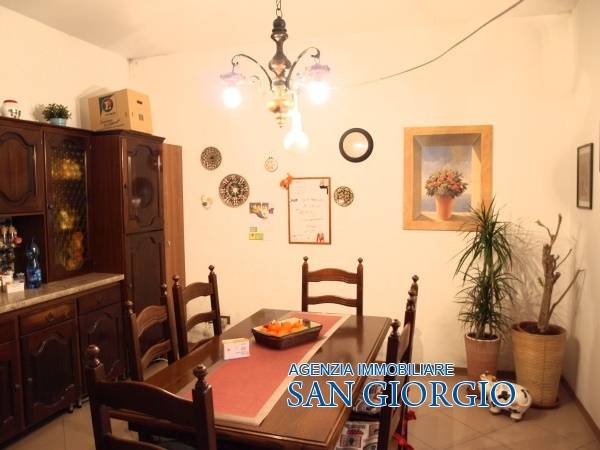 casa indipendente in vendita a Santo Stefano di Magra