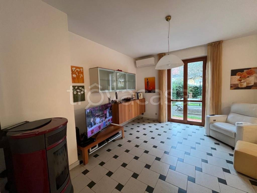 casa indipendente in vendita a Santo Stefano di Magra