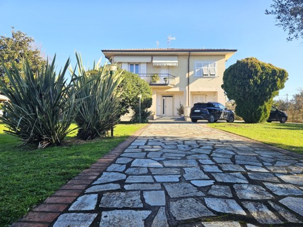 casa indipendente in vendita a Santo Stefano di Magra in zona Ponzano Magra