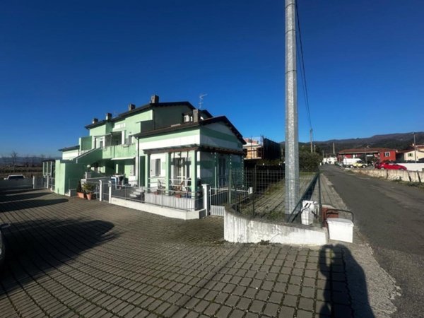casa indipendente in vendita a Santo Stefano di Magra