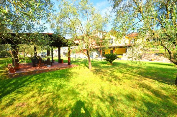 casa indipendente in vendita a Santo Stefano di Magra