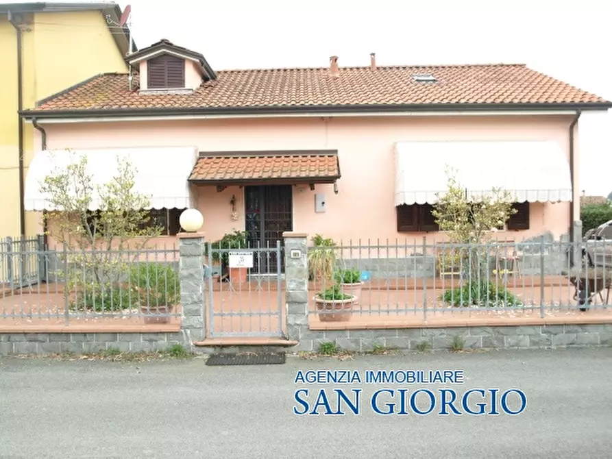 casa indipendente in vendita a Santo Stefano di Magra