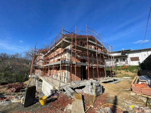 casa indipendente in vendita a Santo Stefano di Magra