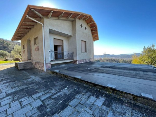 casa indipendente in vendita a Santo Stefano di Magra in zona Ponzano Superiore