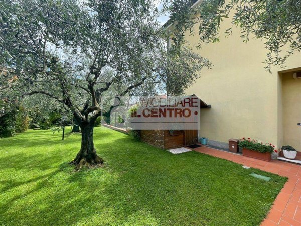 casa indipendente in vendita a Santo Stefano di Magra