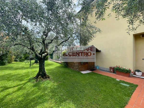 casa indipendente in vendita a Santo Stefano di Magra