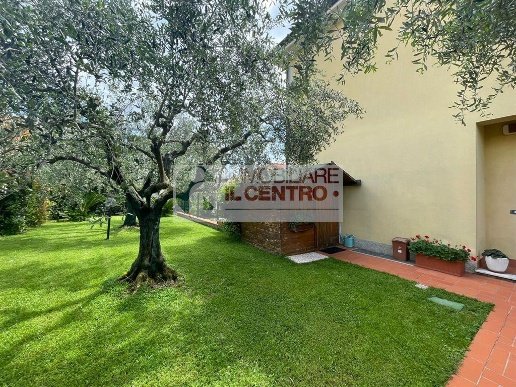 casa indipendente in vendita a Santo Stefano di Magra