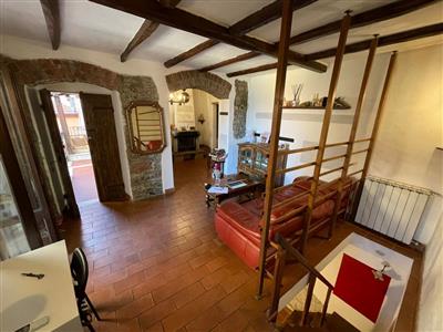 casa semindipendente a Santo Stefano di Magra in zona Ponzano Superiore
