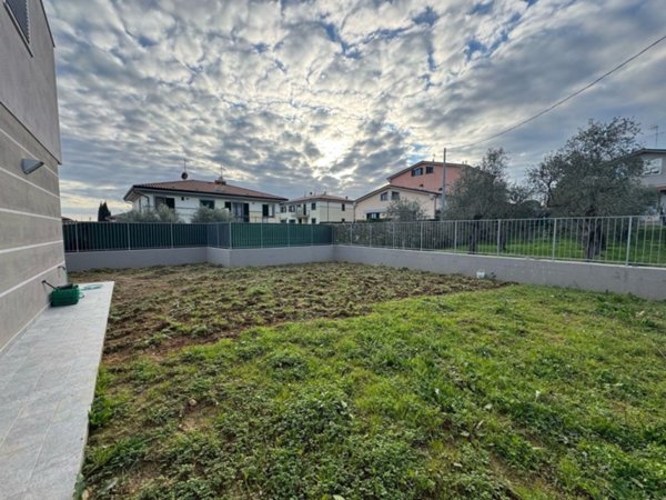 casa indipendente in vendita a Santo Stefano di Magra