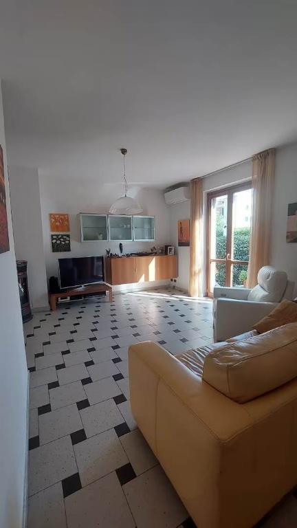 casa indipendente in vendita a Santo Stefano di Magra