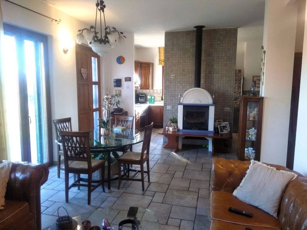 casa indipendente in vendita a Santo Stefano di Magra