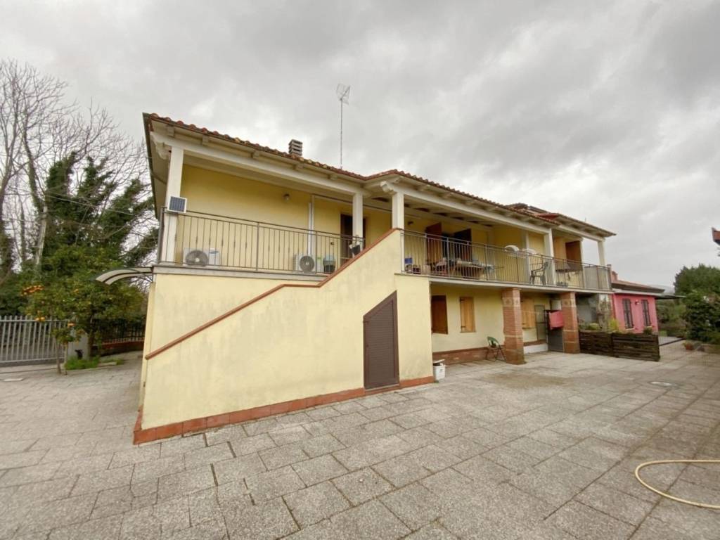 casa indipendente in vendita a Santo Stefano di Magra