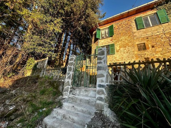 casa semindipendente in vendita a Santo Stefano di Magra
