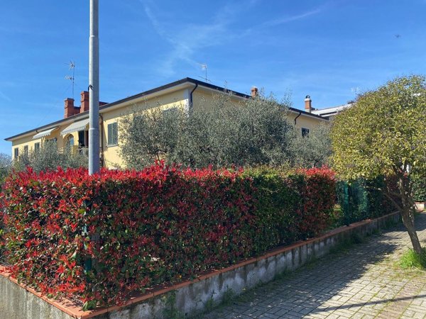casa indipendente in vendita a Santo Stefano di Magra