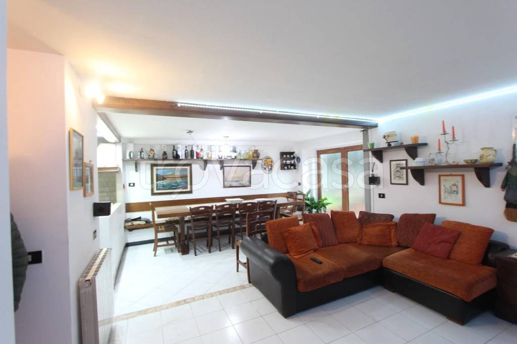casa indipendente in vendita a Santo Stefano di Magra