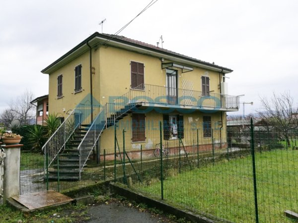 appartamento in vendita a Santo Stefano di Magra in zona Ponzano Magra
