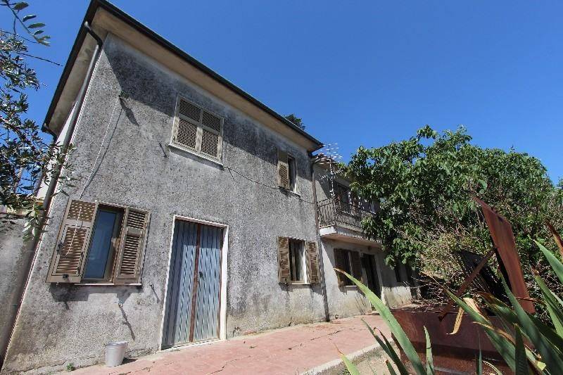 casa indipendente in vendita a Santo Stefano di Magra in zona Ponzano Superiore