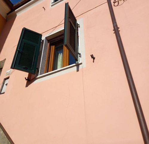 casa indipendente in vendita a Santo Stefano di Magra
