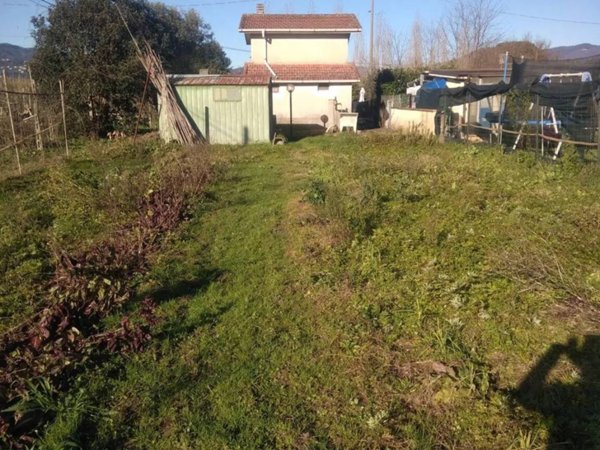 casa indipendente in vendita a Santo Stefano di Magra