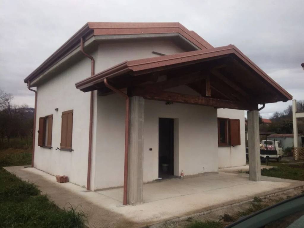 casa indipendente in vendita a Santo Stefano di Magra