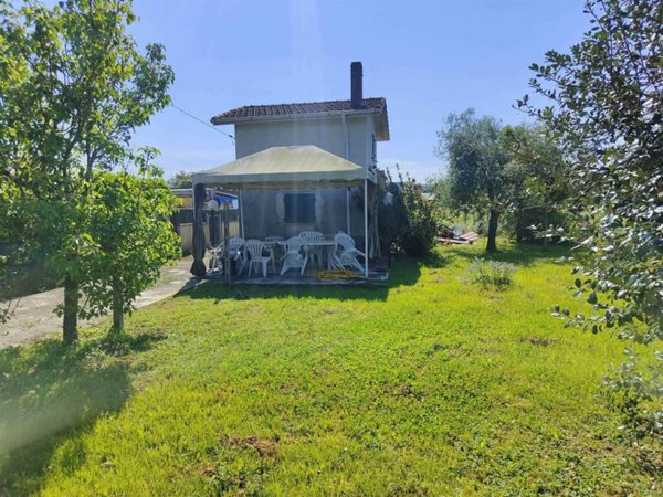 casa indipendente in vendita a Santo Stefano di Magra